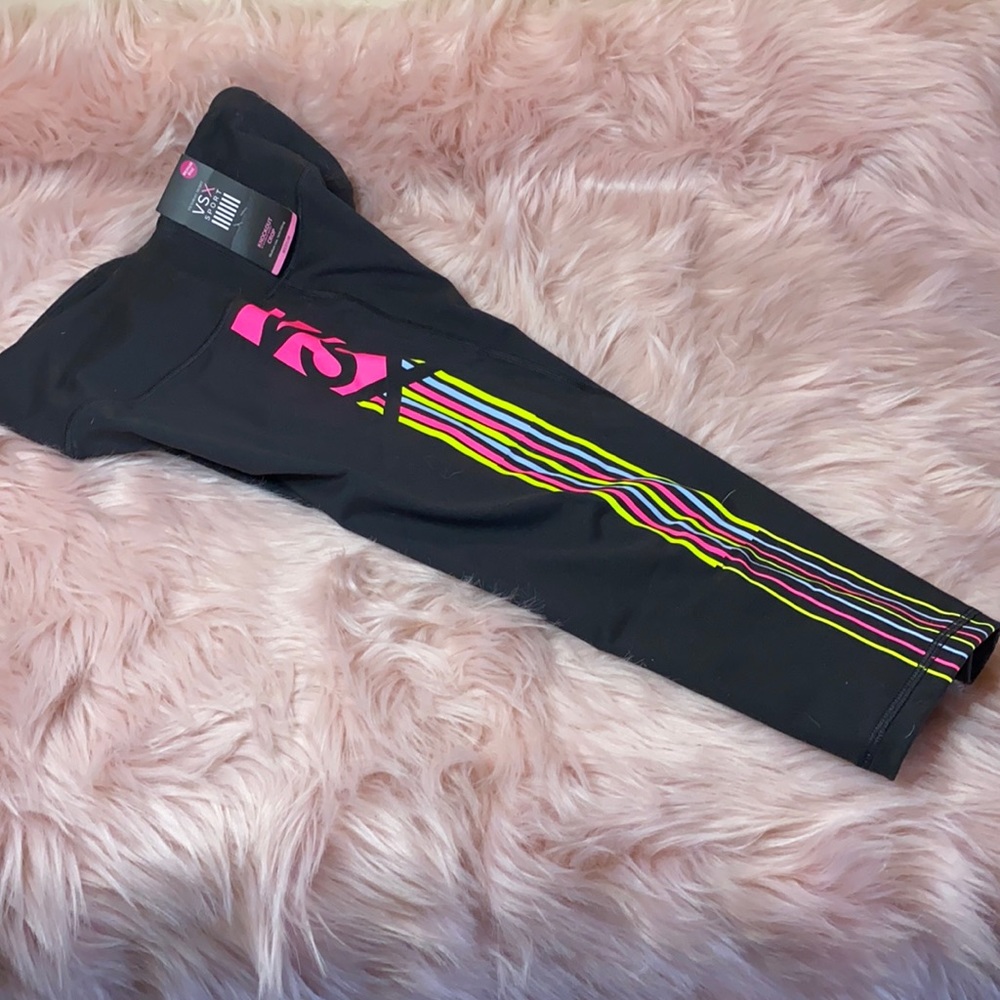 Victoria’s Secret knockout crop leggings NWT
